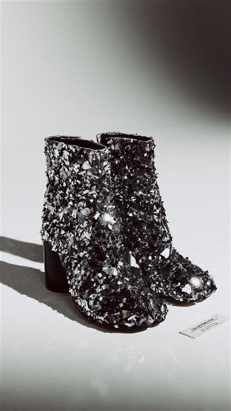 Tabi Broken Mirror Embroidery | Maison Margiela UAE