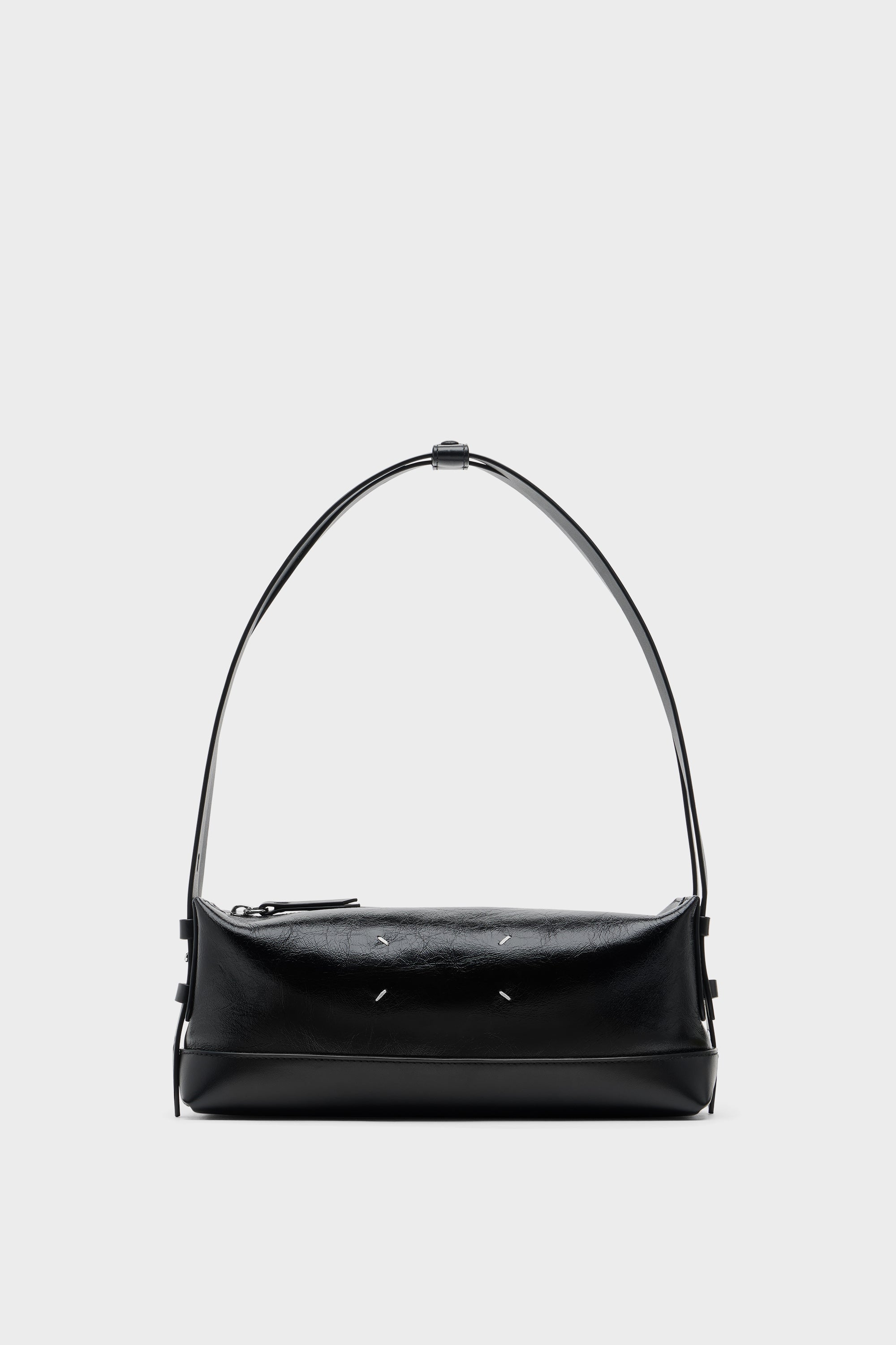 Maison Margiela ブラックショルダーバッグ ＃333 Designer Black Belt Shoulder Bag | Shop Online | Maison Margiela