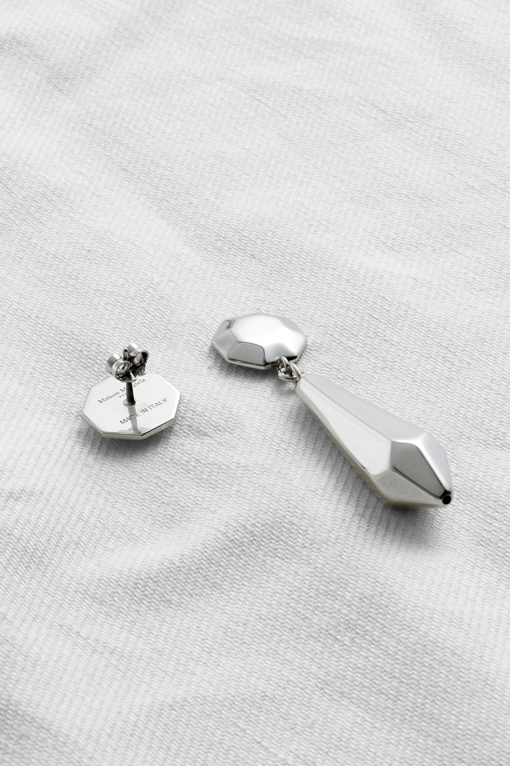 Maison Margiela أقراط سقفية على شكل مسمار