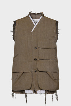 Sleeveless wool jacket