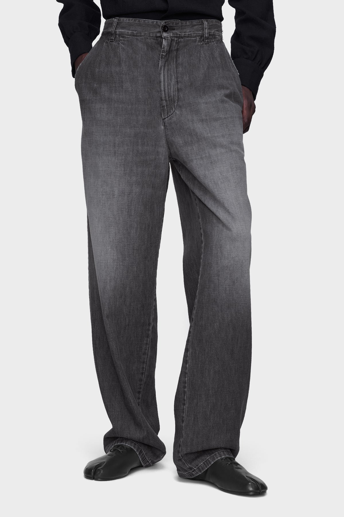 Straight-leg jeans