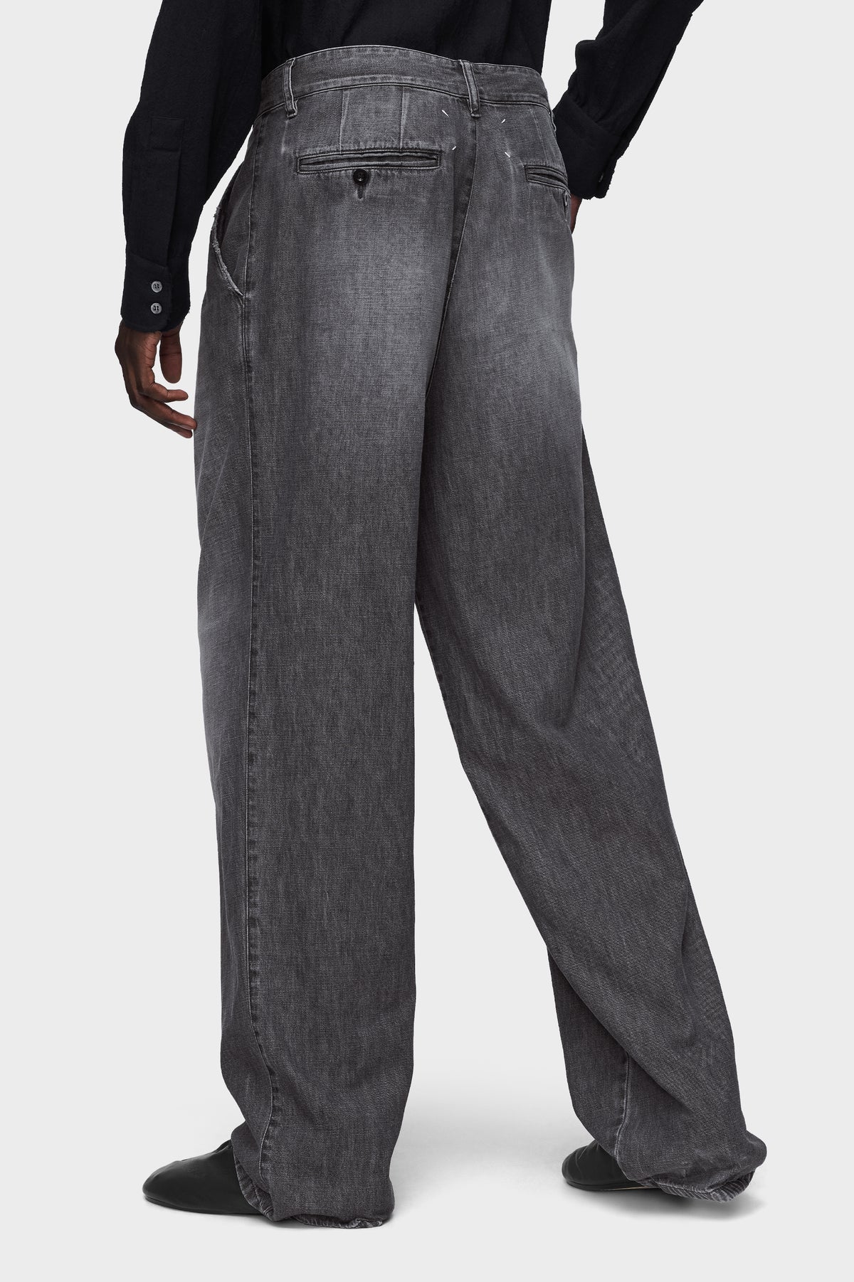 Straight-leg jeans