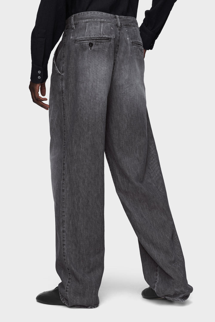 Straight-leg jeans