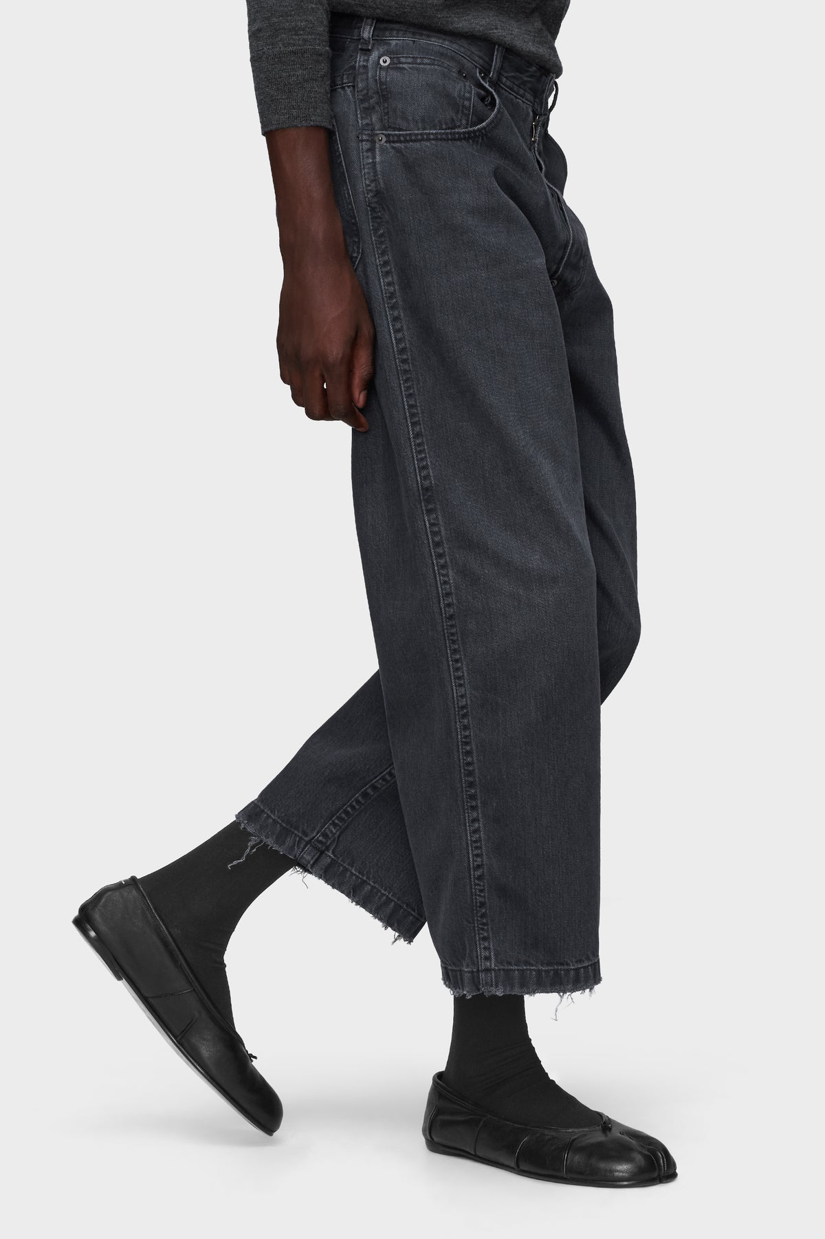 Straight-leg cropped jeans