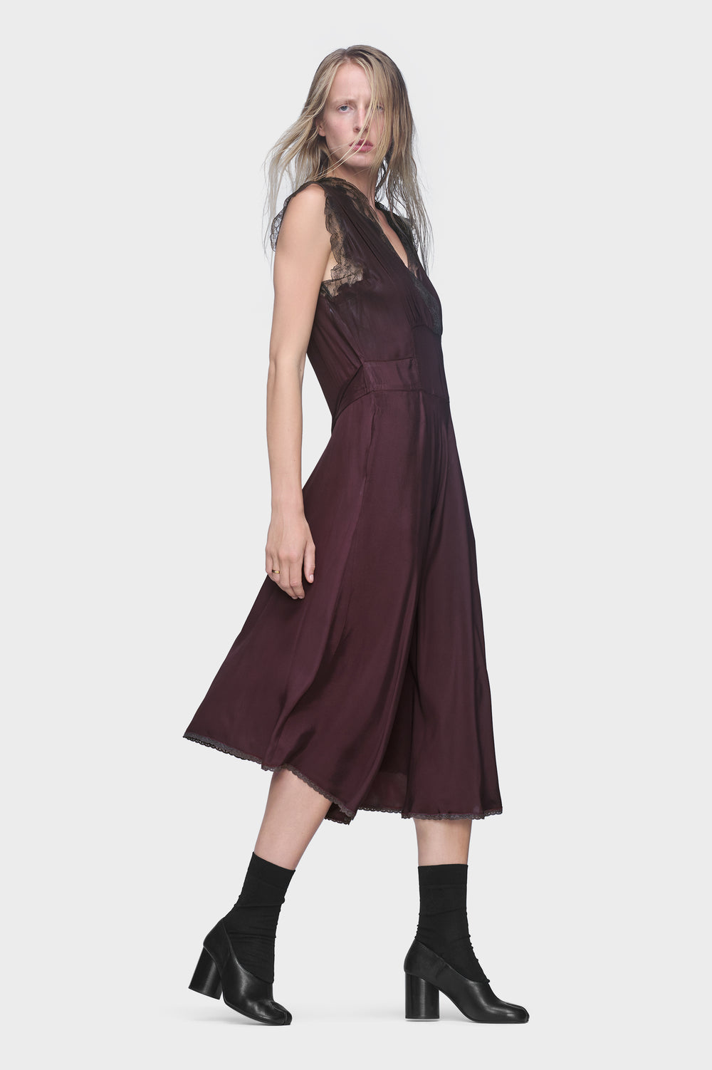 Maison Margiela فستان ميدي من الحرير