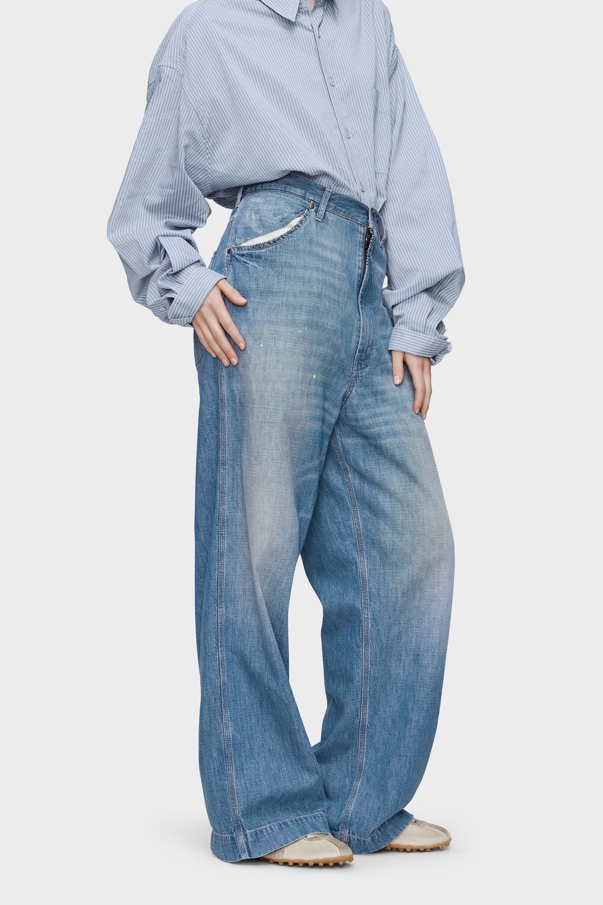 Wide-leg jeans
