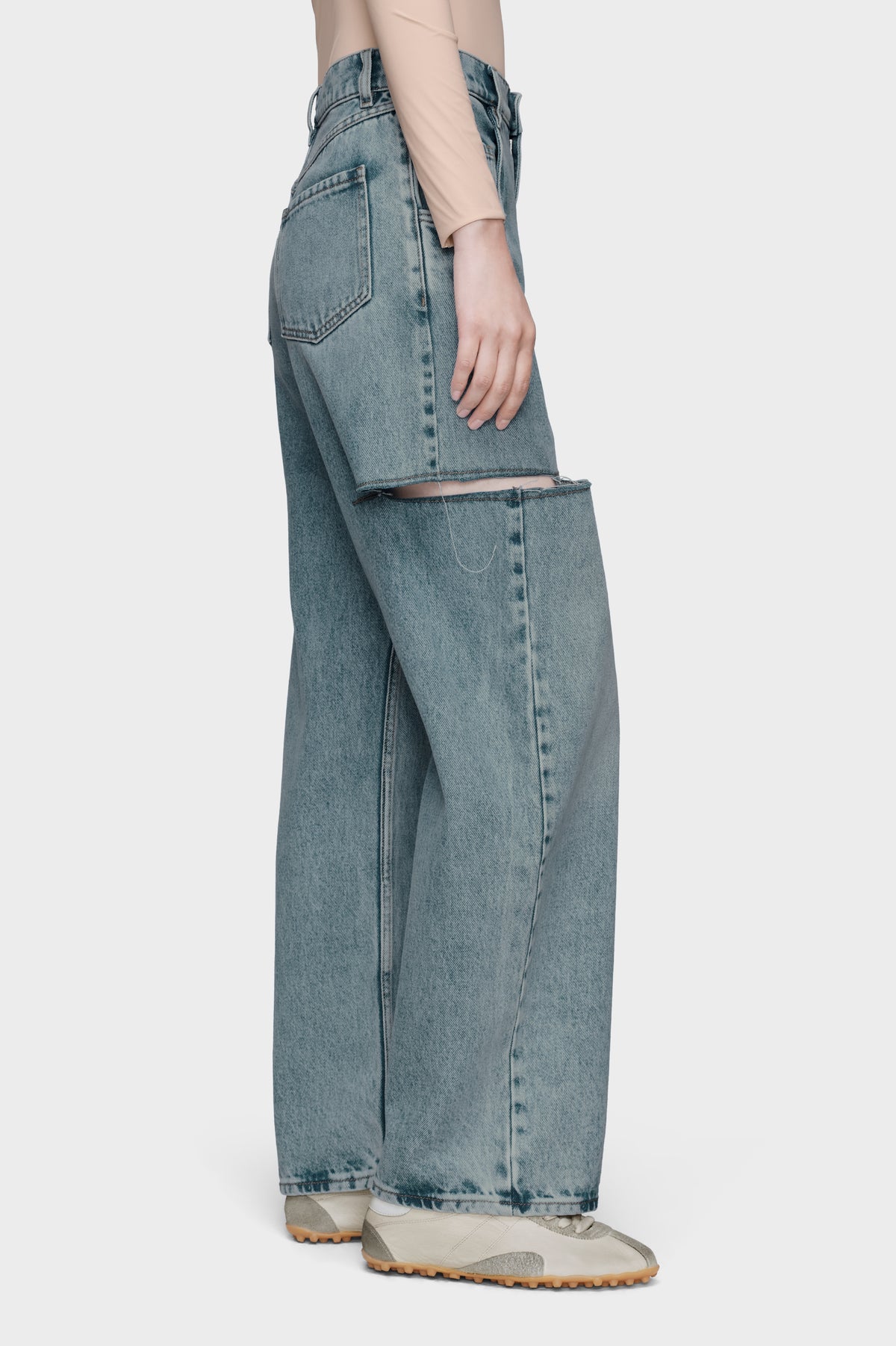 Denim jeans with slash details