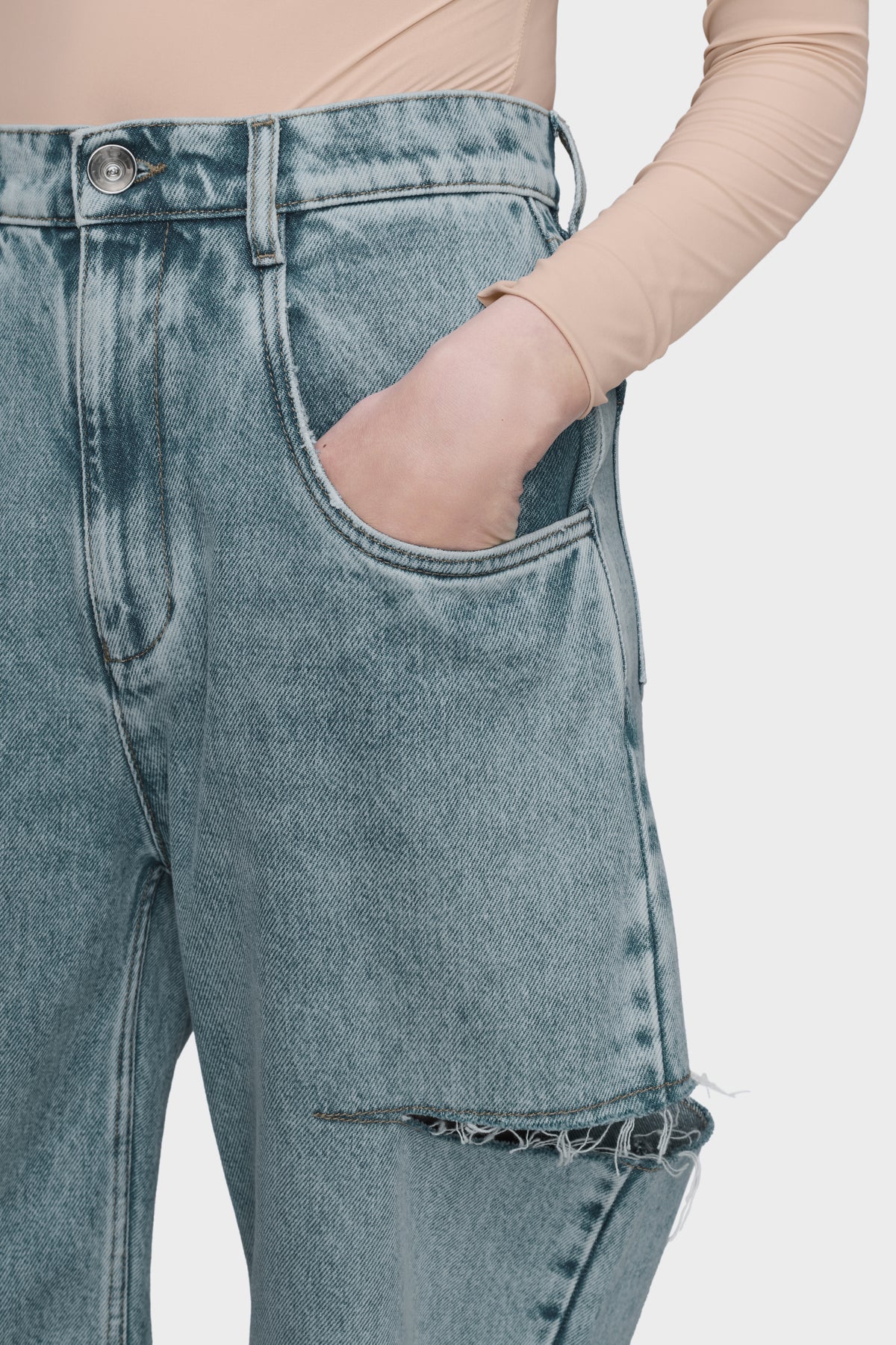 Denim jeans with slash details
