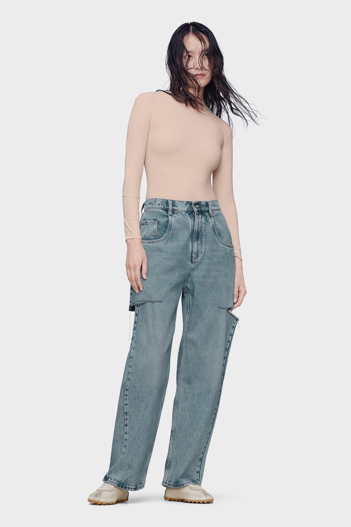 Denim jeans with slash details