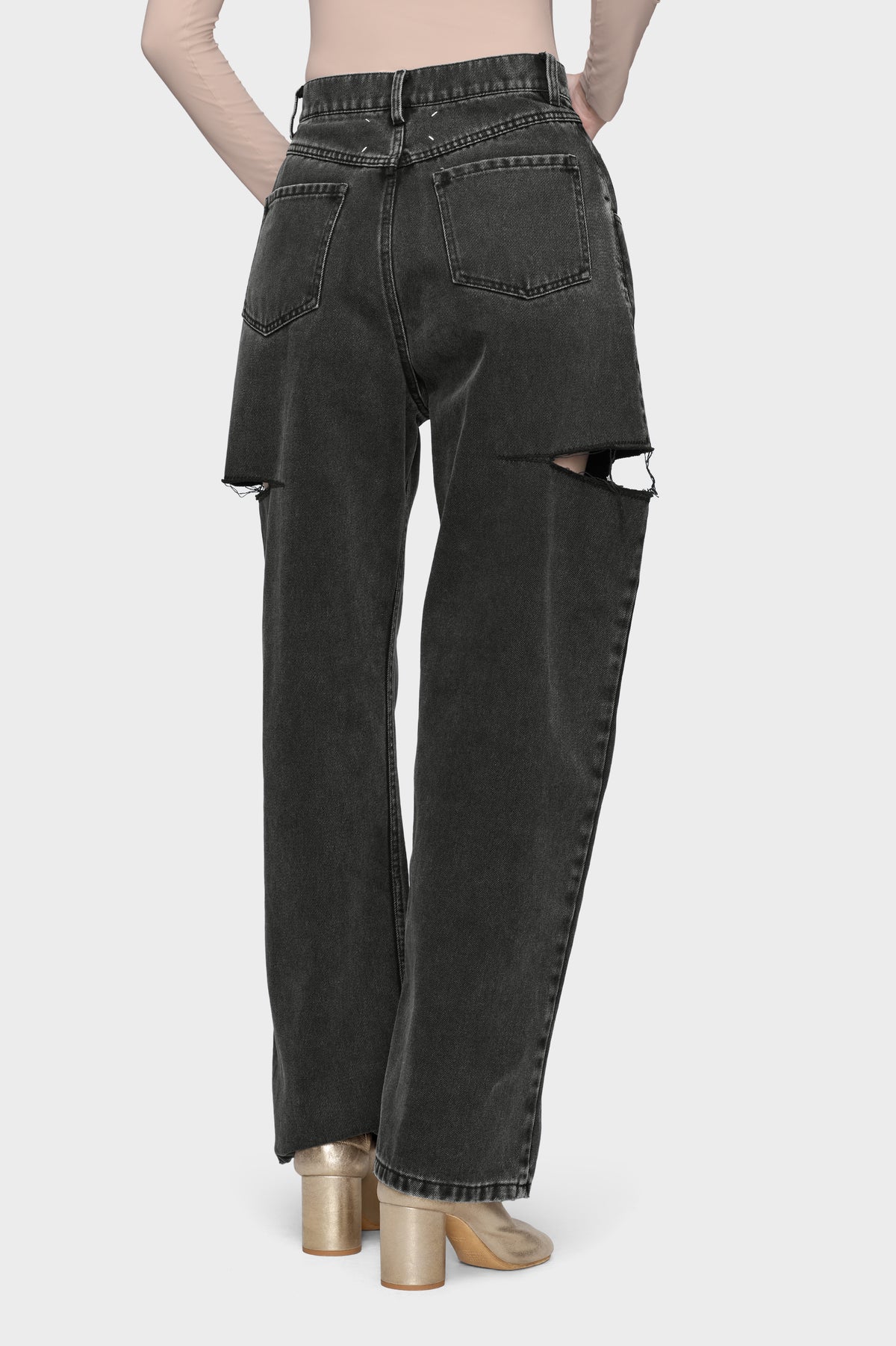 Cut-out jeans