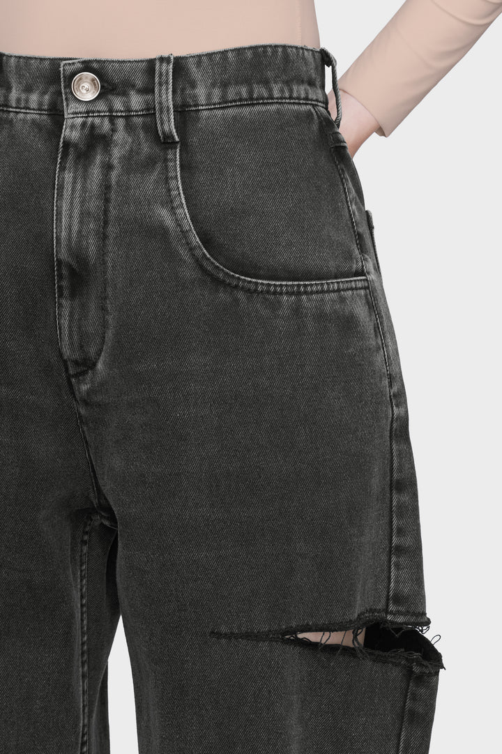 Cut-out jeans