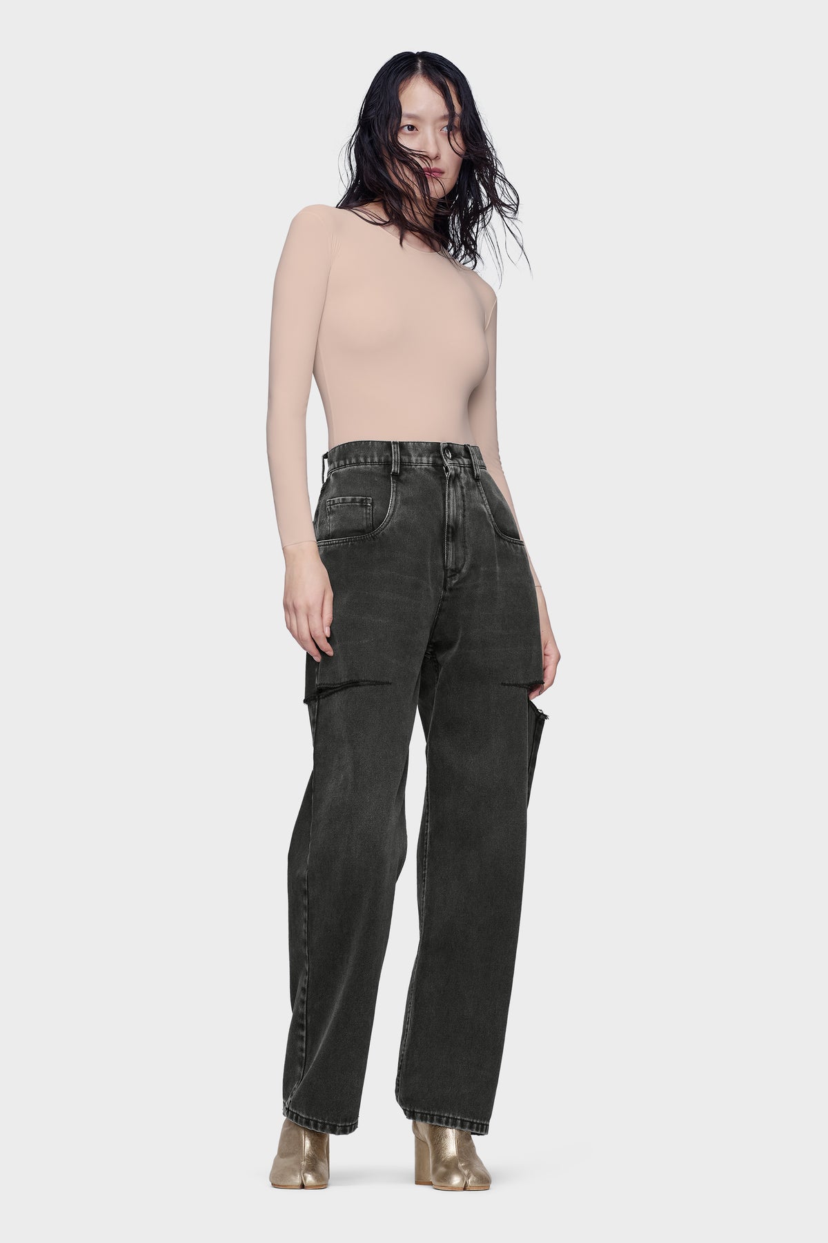 Cut-out jeans