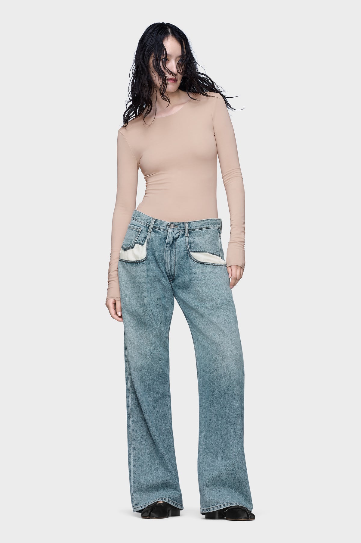 Straight jeans with contrasted pockets