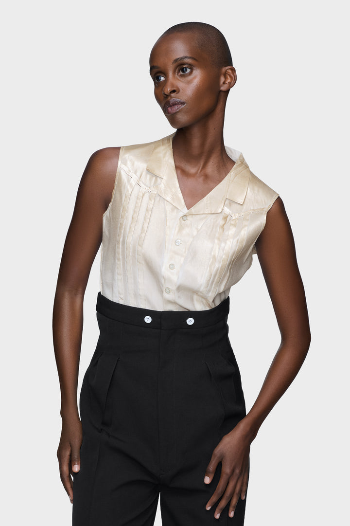 Foil-treated sleeveless shirt