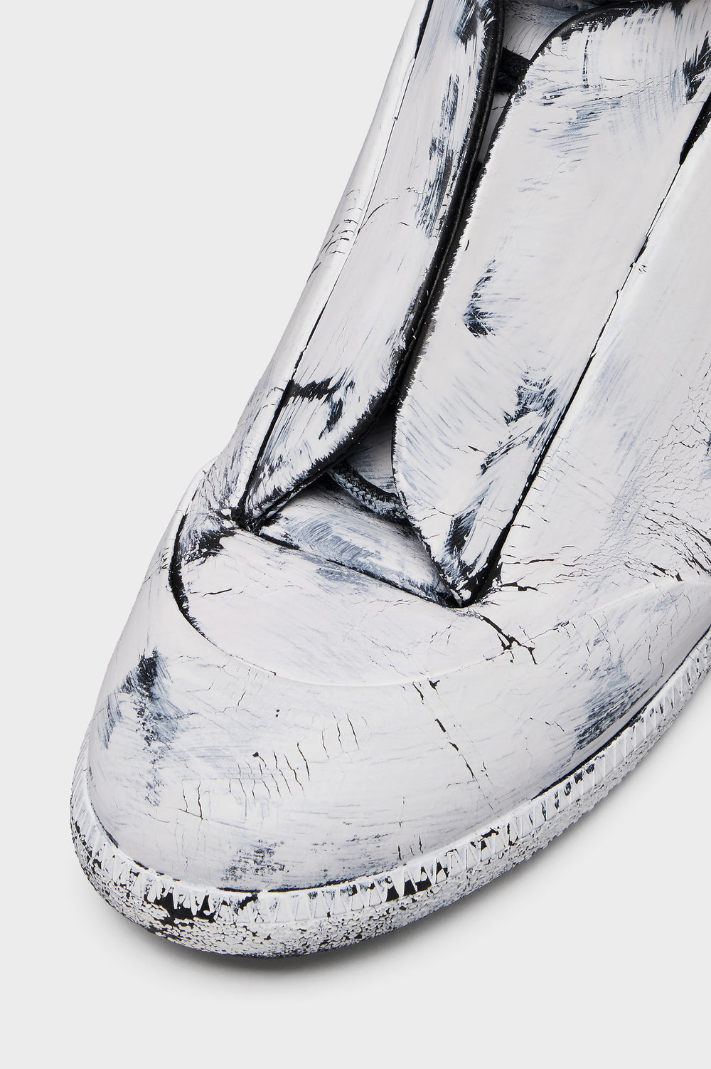 Maison Margiela حذاء المستقبل بيانكيتو