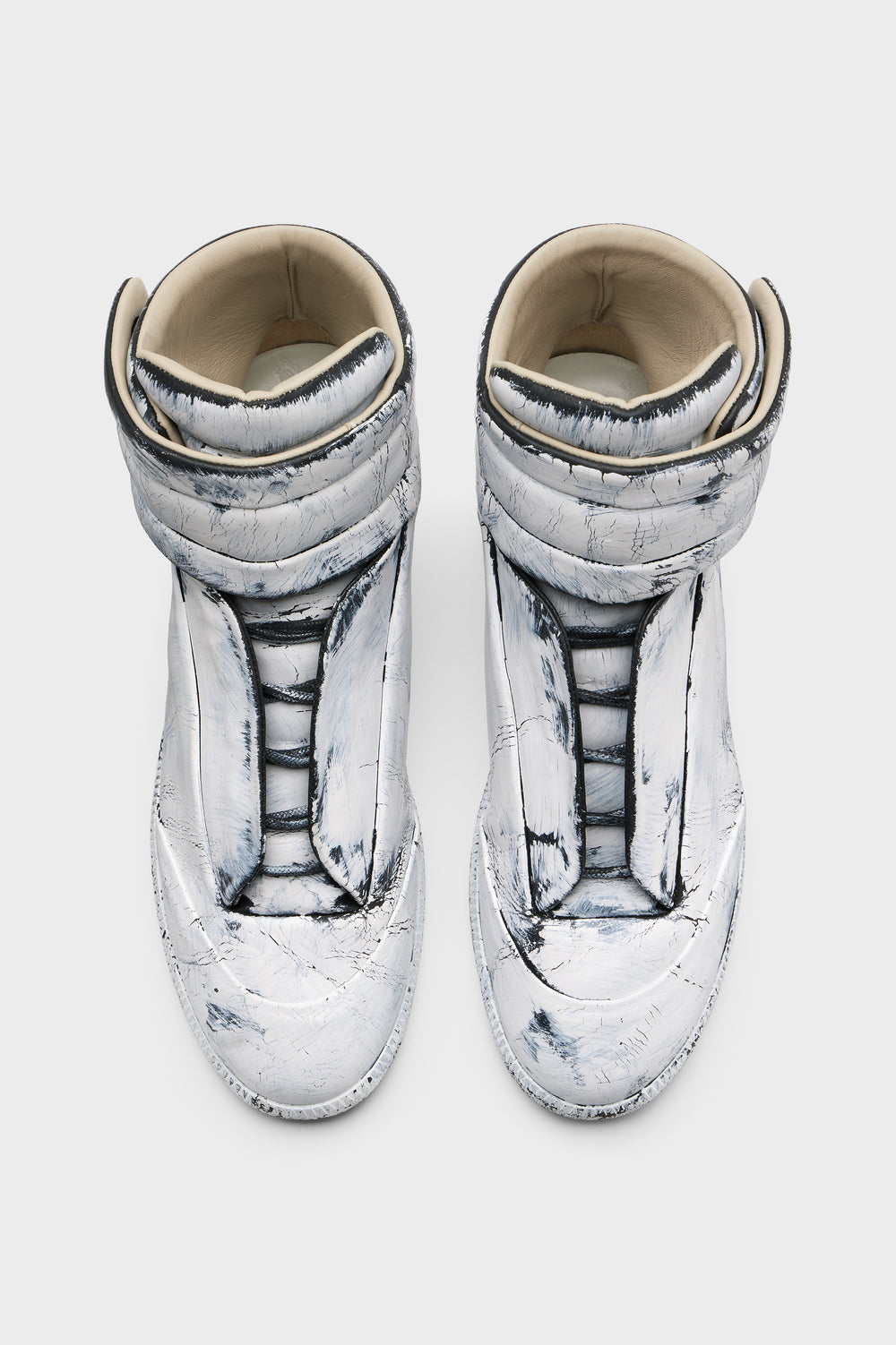 Maison Margiela حذاء المستقبل بيانكيتو