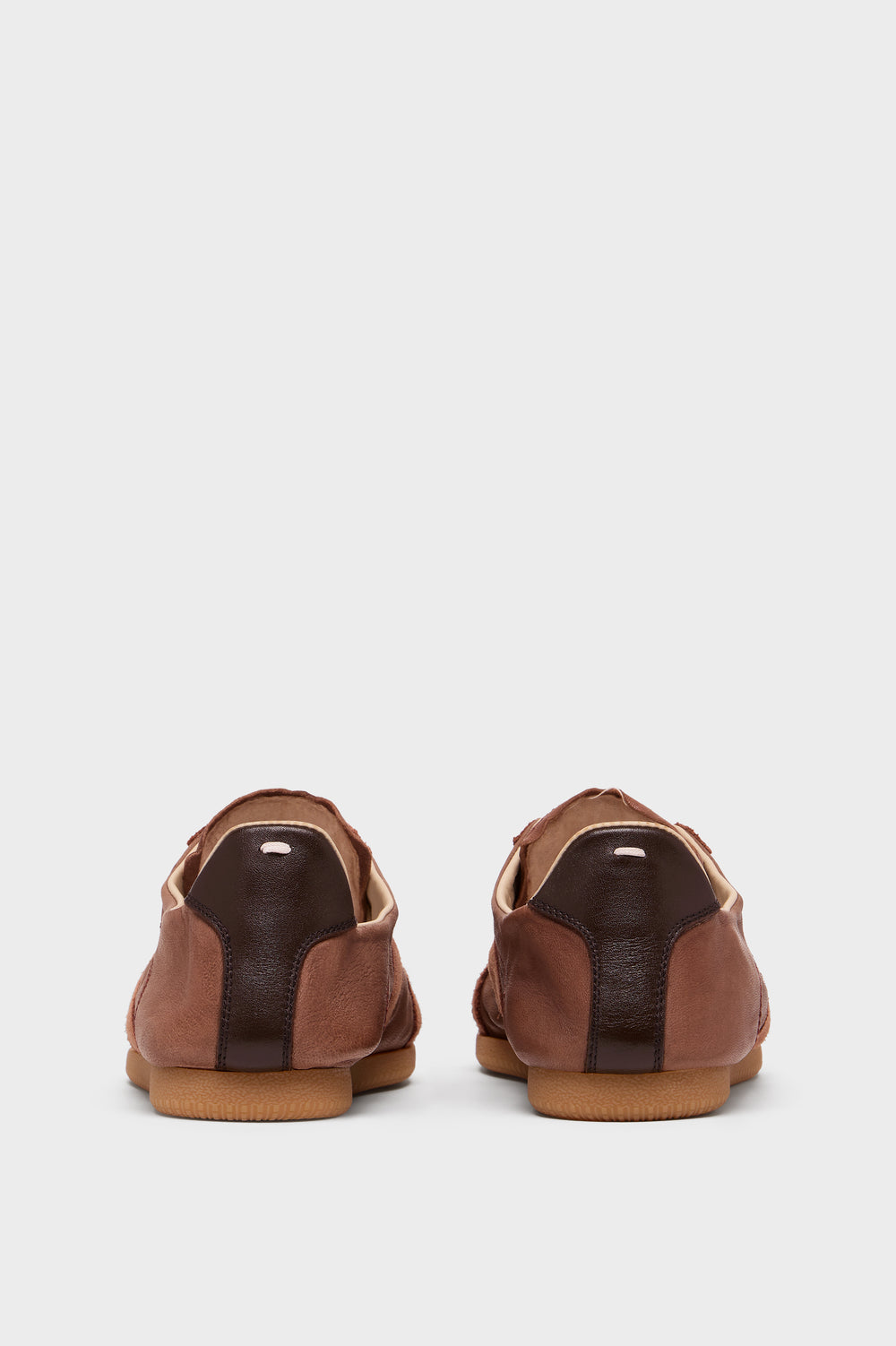 Maison Margiela نسخة طبق الأصل من حذاء رياضة ناعم
