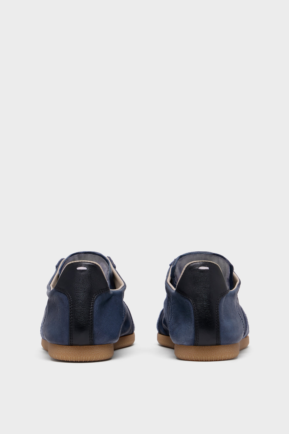 Maison Margiela نسخة طبق الأصل من حذاء رياضة ناعم