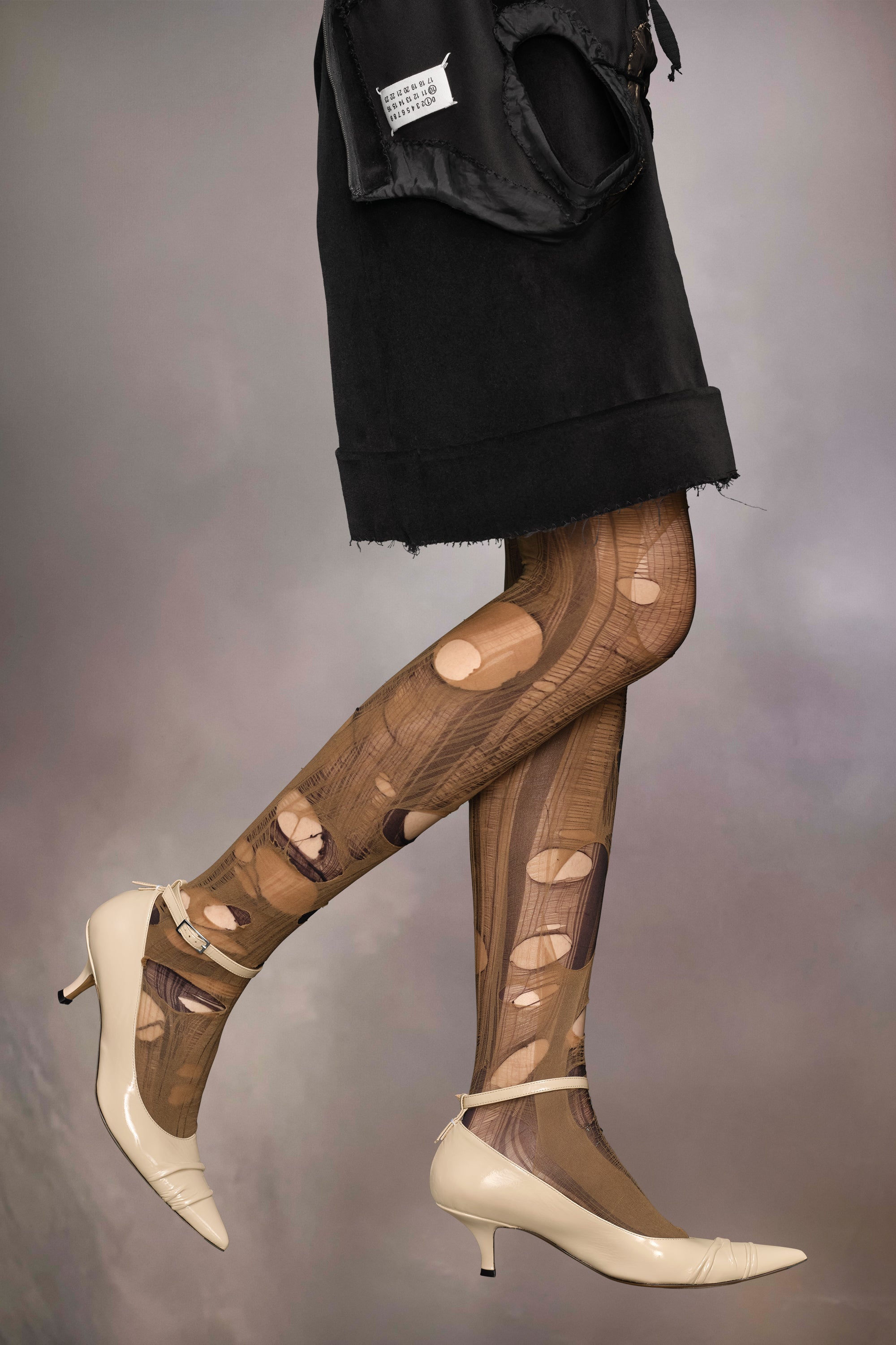 Designer Alabaster Kinkies pump | Shop Online | Maison Margiela