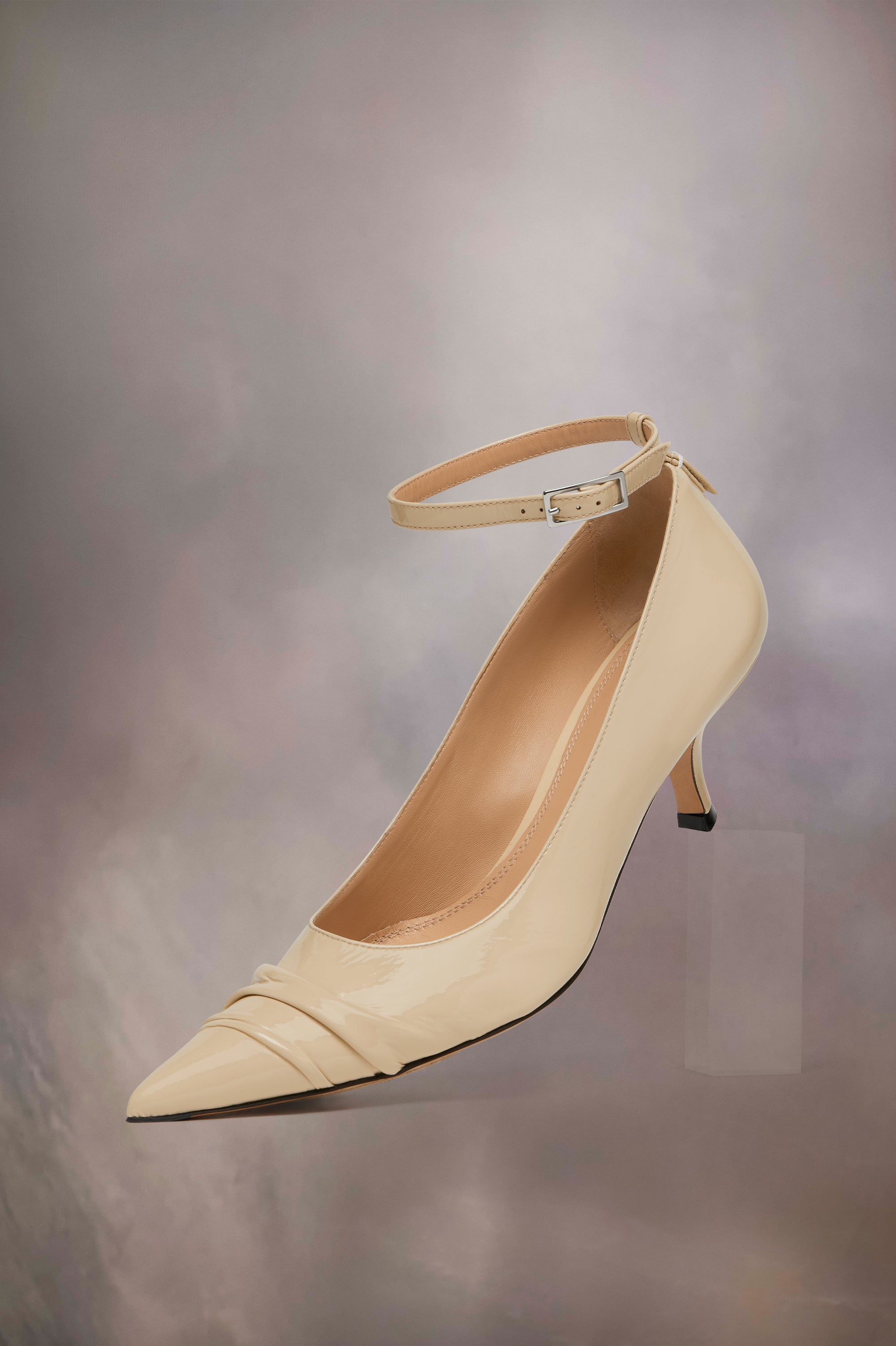 Designer Alabaster Kinkies pump | Shop Online | Maison Margiela