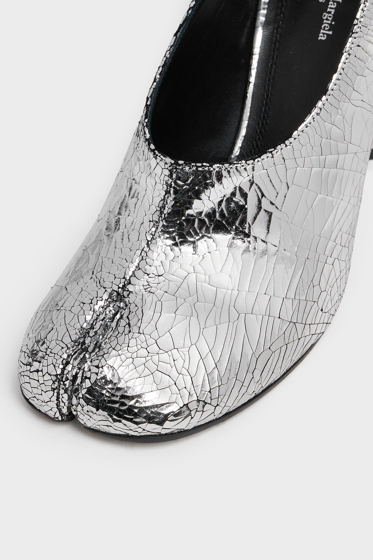Tabi décolleté pump broken mirror