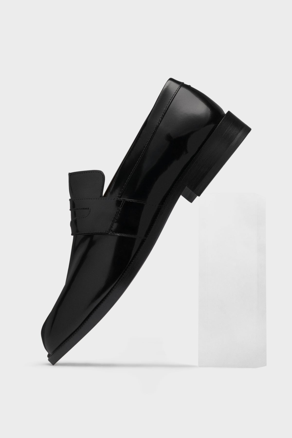 Tabi loafers