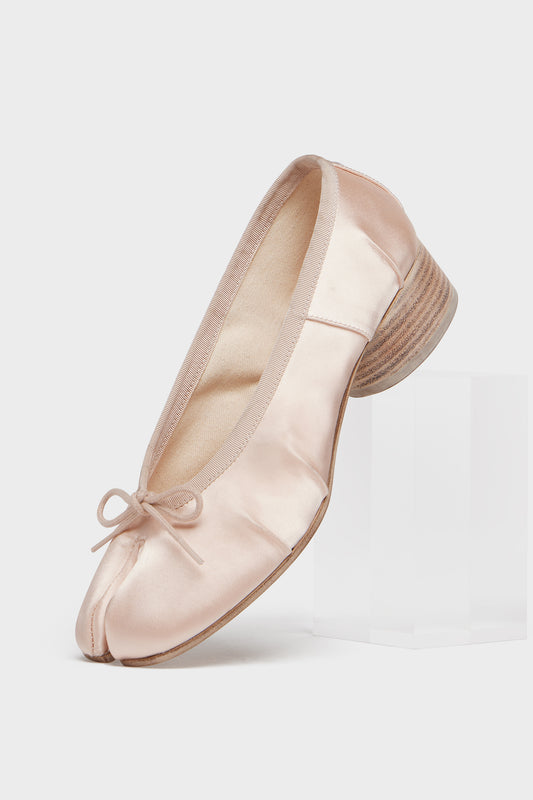 Maison Margiela تابي ساتان راقصة الباليه