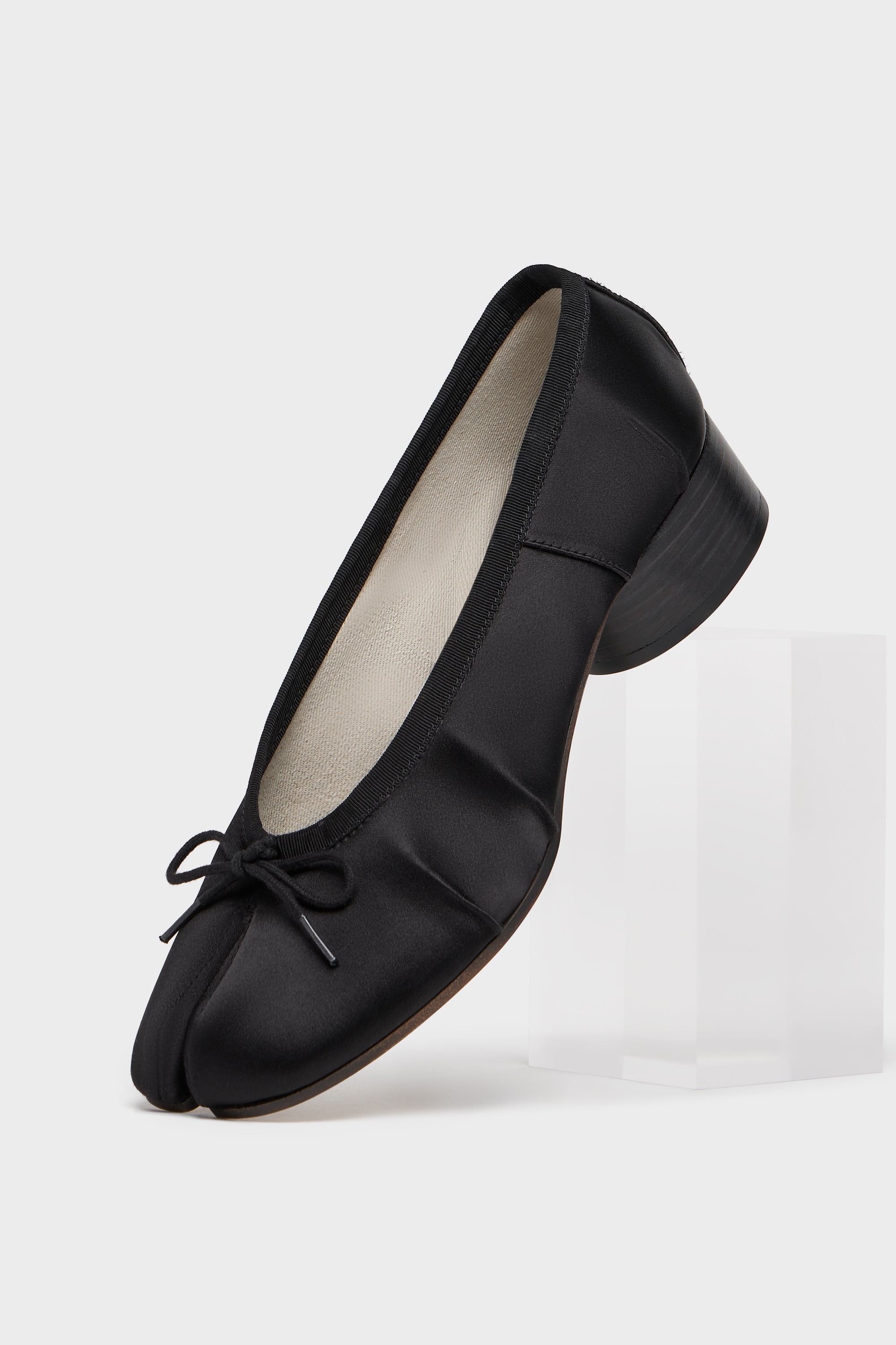 Maison Margiela tabi satin ballet 足袋シューズ Tabi satin ballet flats in pink - Maison Margiela | Mytheresa
