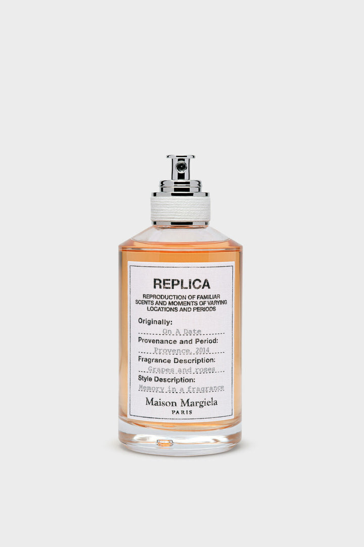 النسخة المتماثلة في تاريخ Eau de التواليت