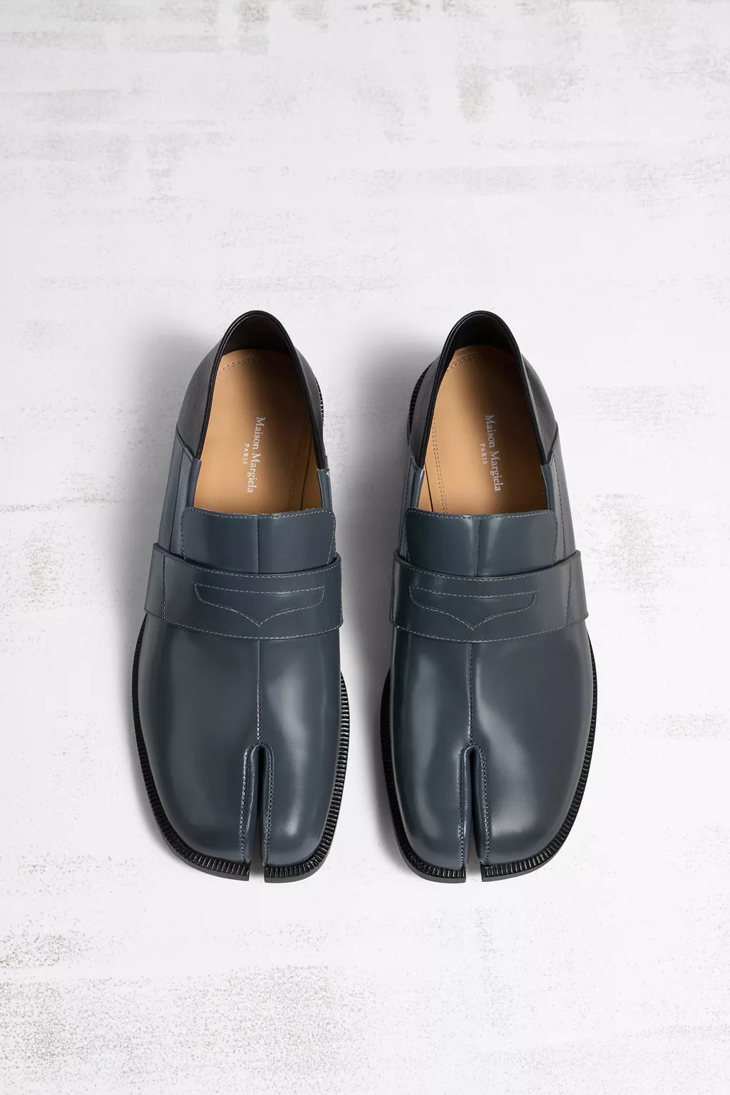 Tabi loafers