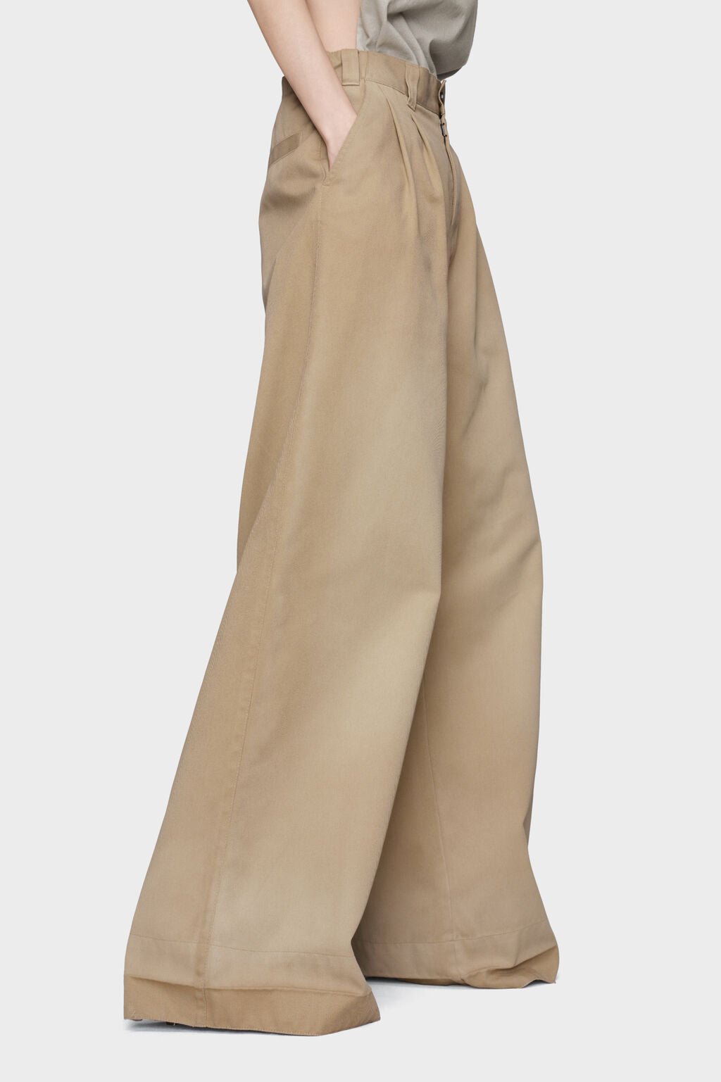Wide-leg trousers