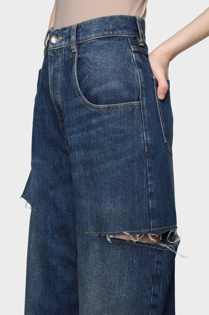 Cut-out jeans