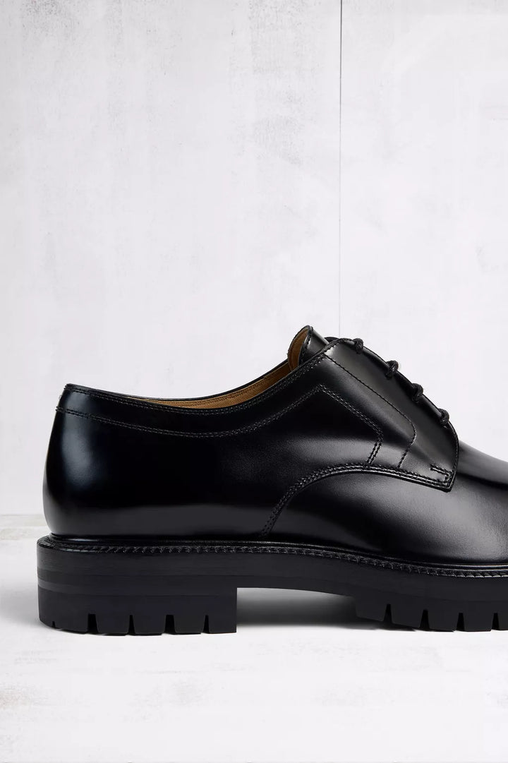 Tabi lace-ups