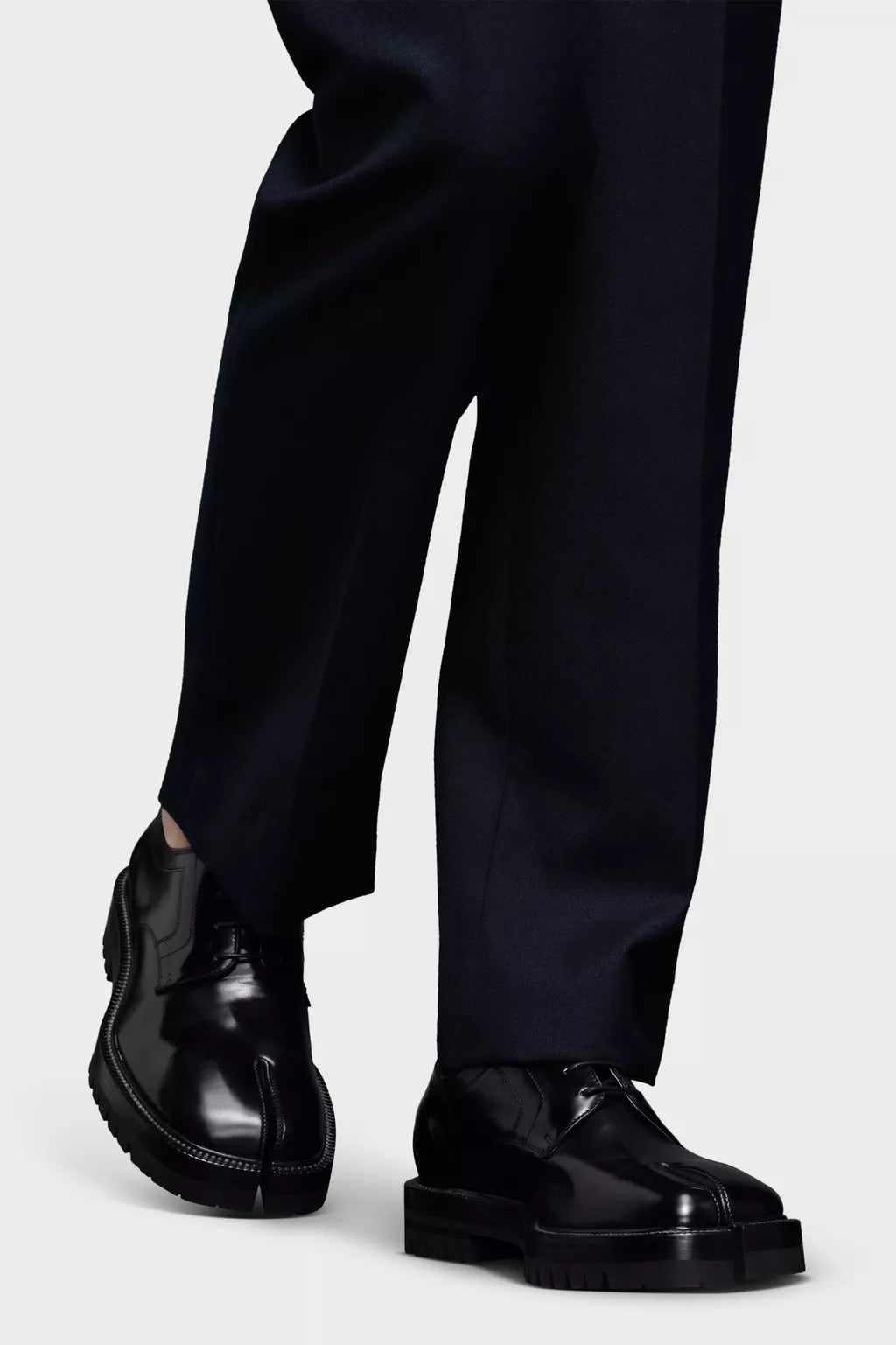 Tabi lace-ups