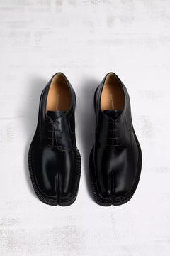 Tabi lace-ups