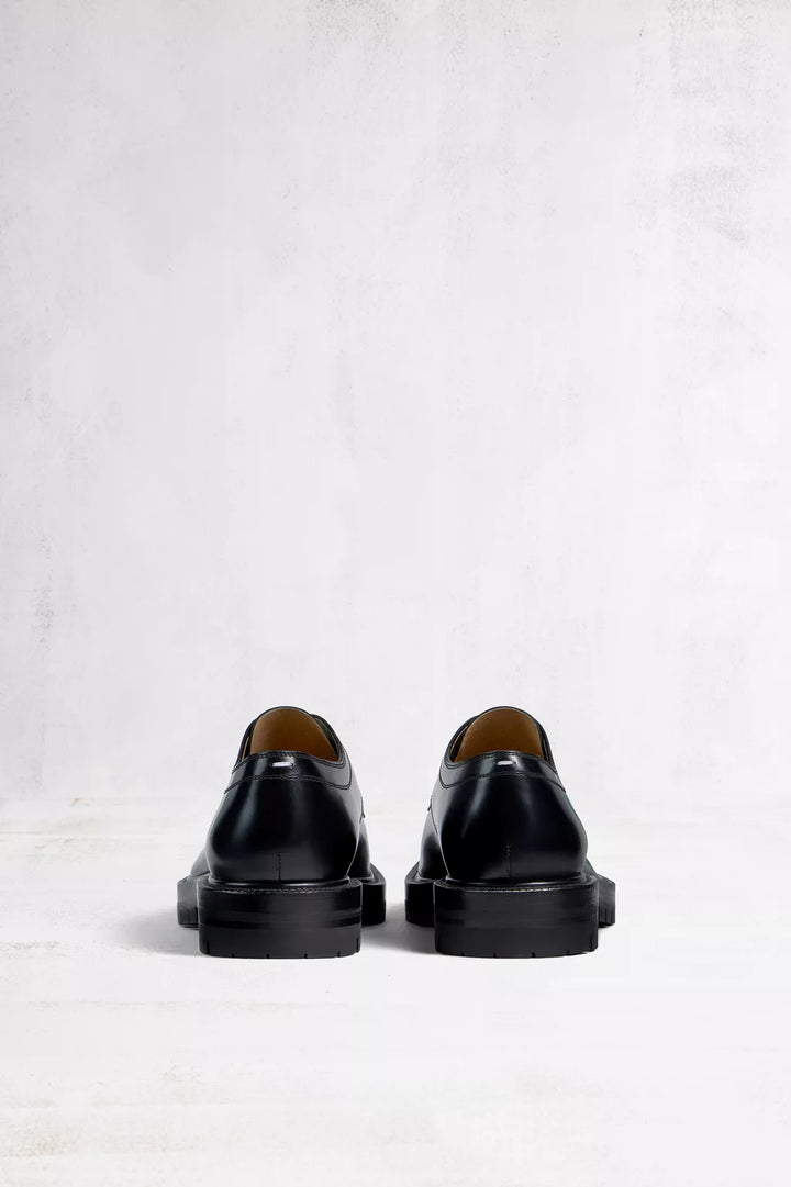Tabi lace-ups