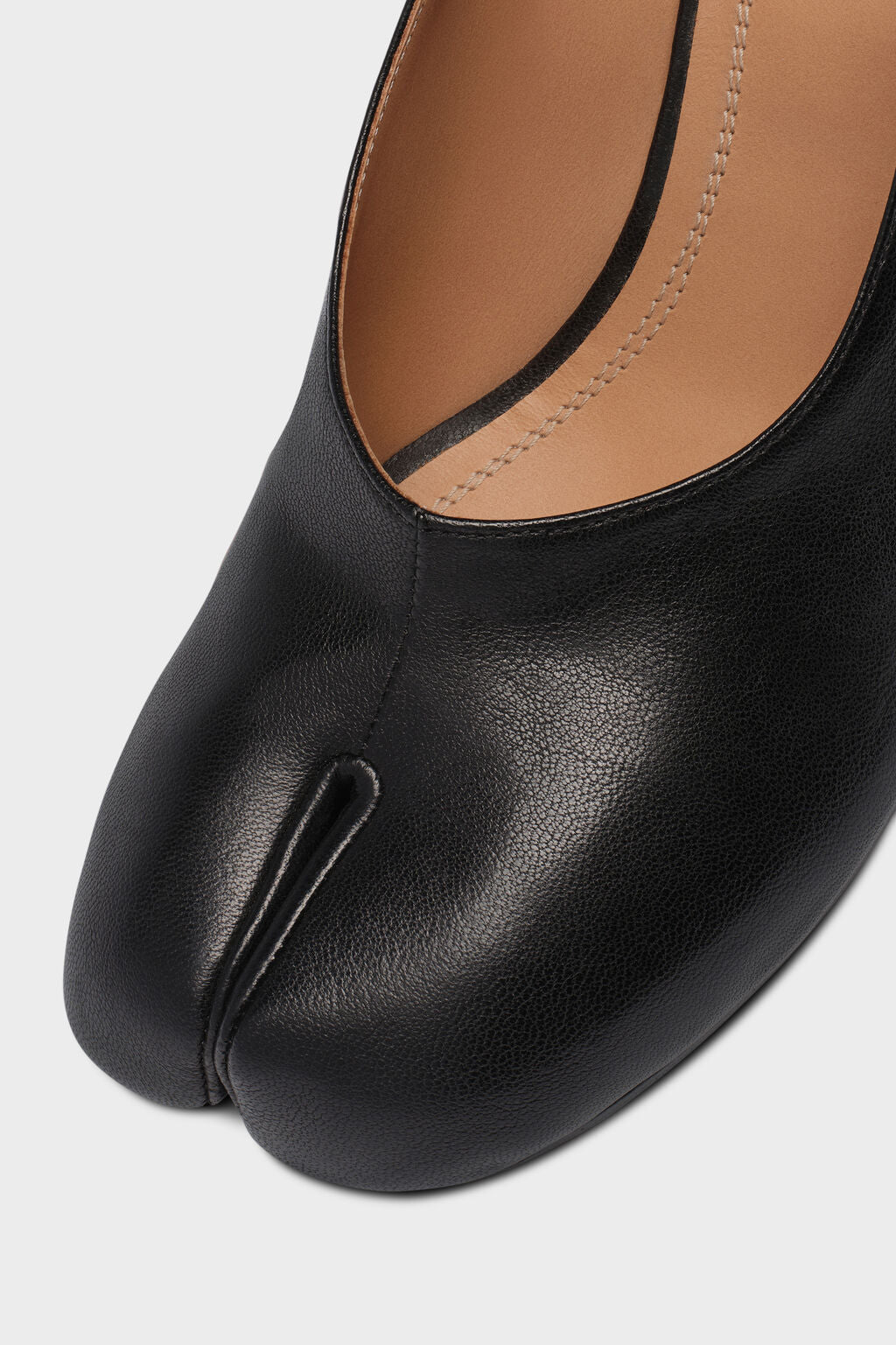Maison Margiela Tabi Mary-Janes ブラック　36 Designer Black Tabi Mary-Janes | Shop Online | Maison Margiela