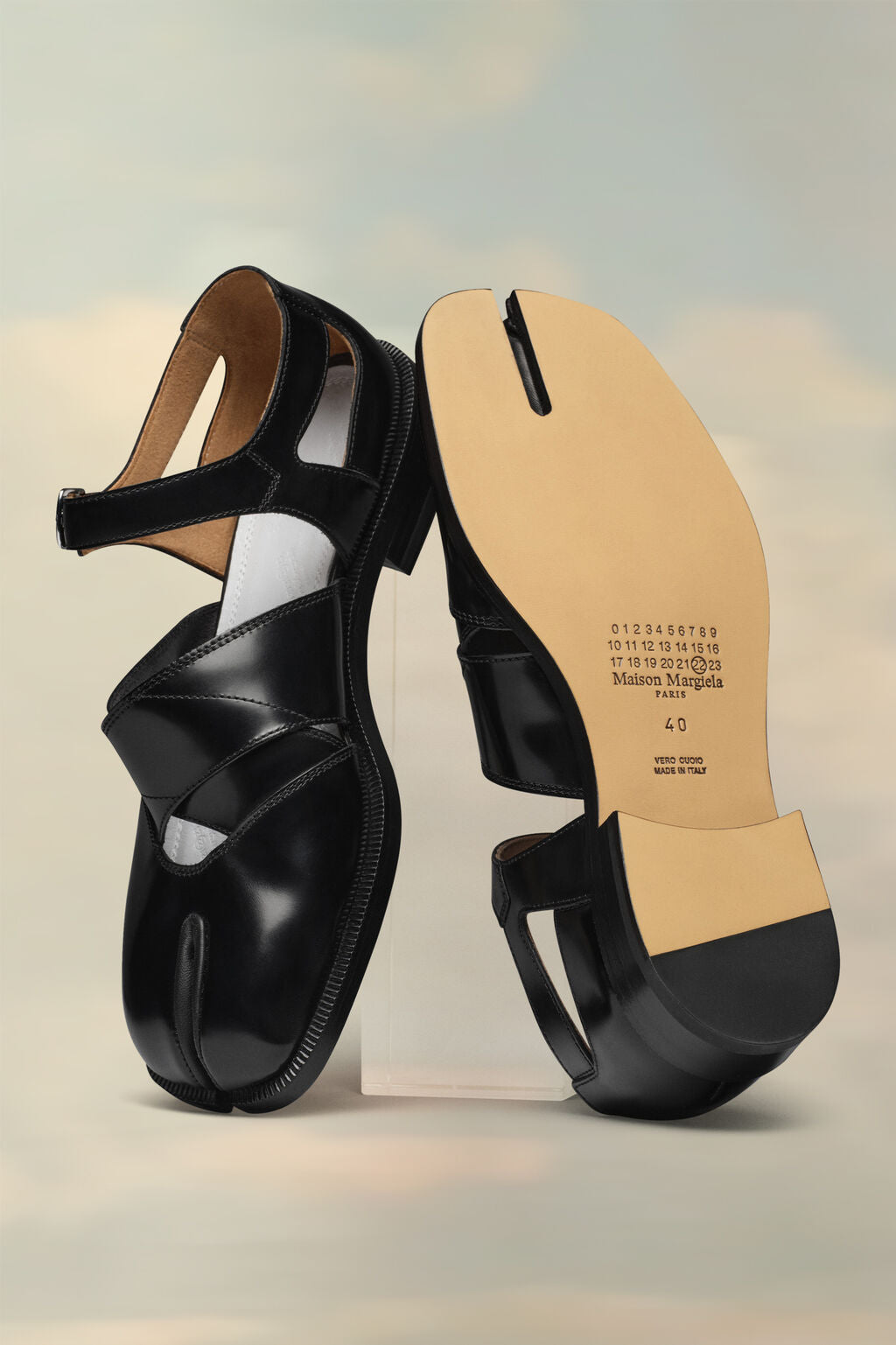 Tabi sandals