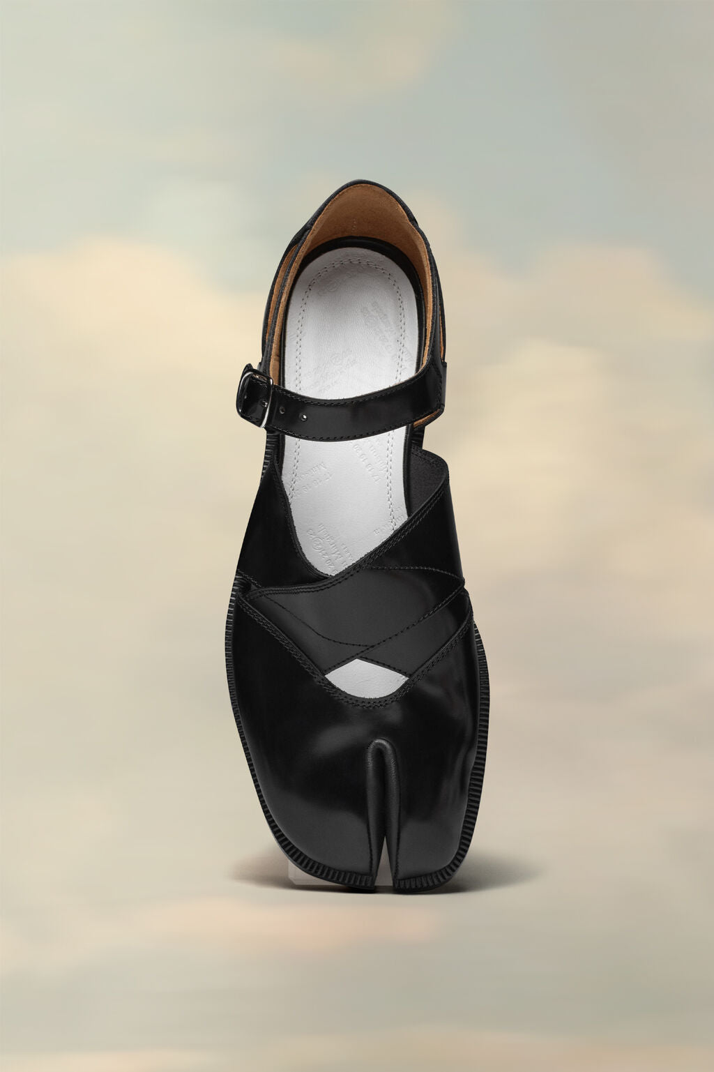 Tabi sandals