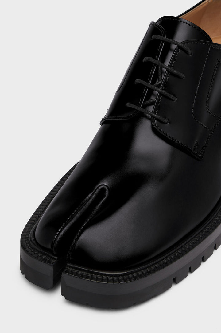 أحذية تابي برباط