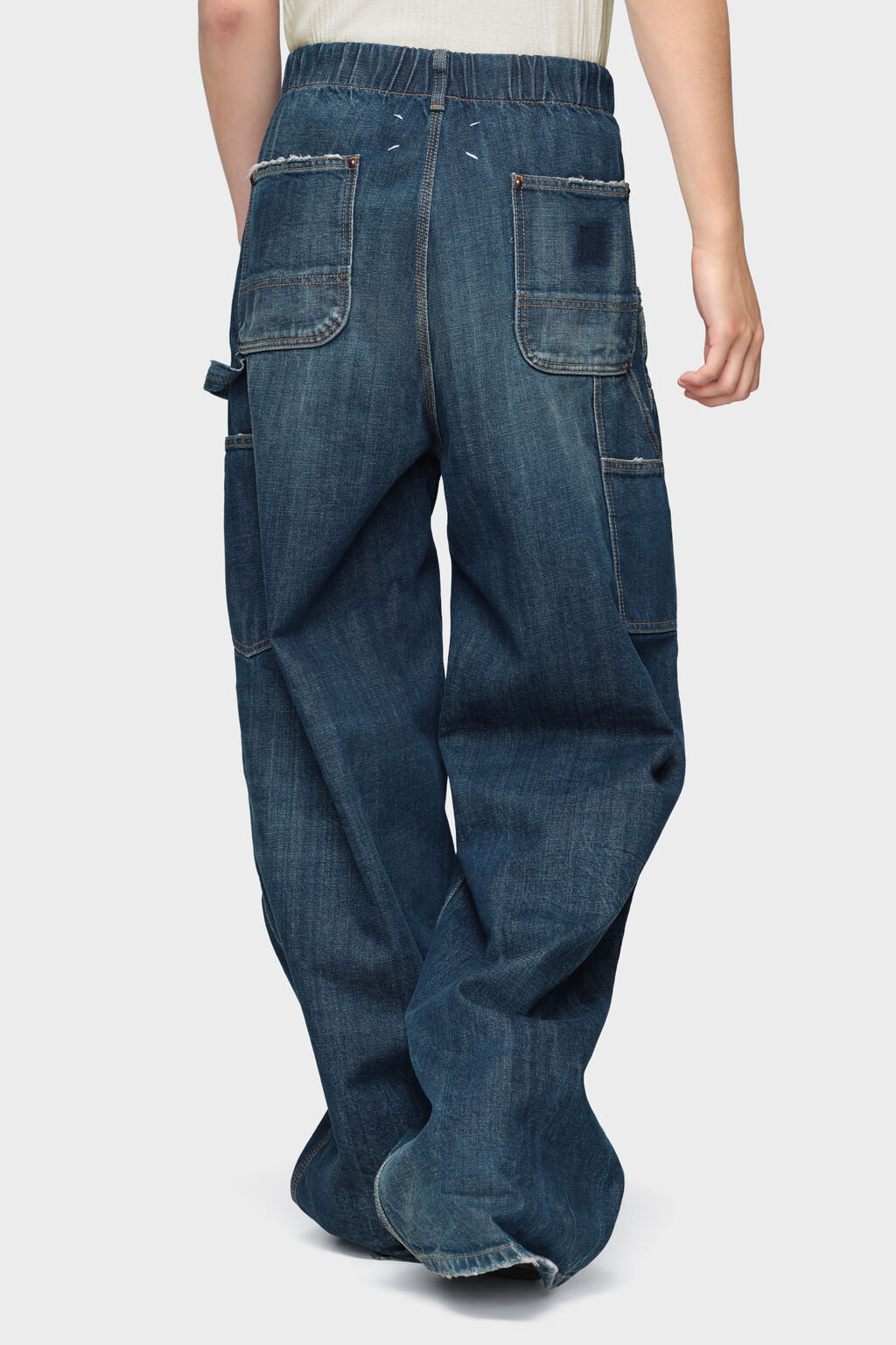 Wide-leg jeans