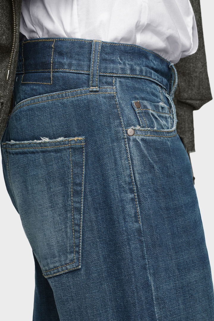 Straight-leg jeans